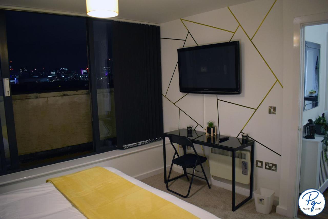 Penthouse - Amazing City Skyline Views - Balcony - Free Extra 2 Hours - Free Parking - Utilita Arena - Bullring Shopping - New St Station- Super King Size Bed Birmingham Exterior photo